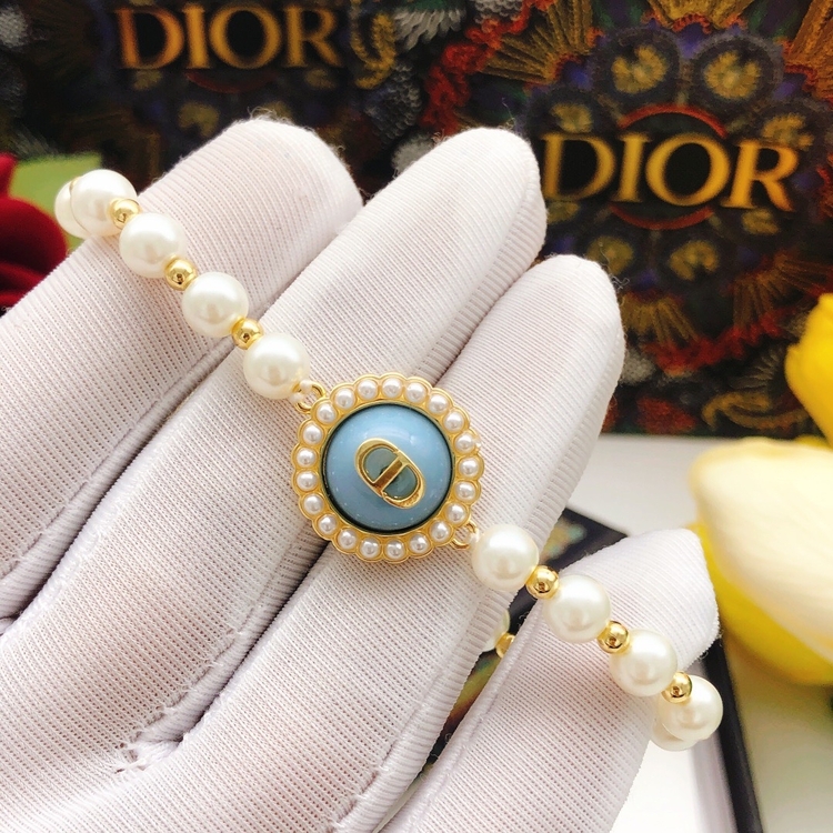 Ürün İsmi: Dior Yuvarlak İnci Bileklik