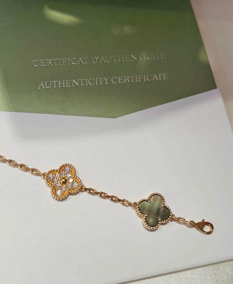 Van Cleef & Arpels Alhambra 5 Motif Yonca 