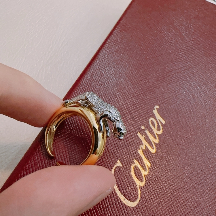 Cartier Panther’e Bileklik & Yüzük seti