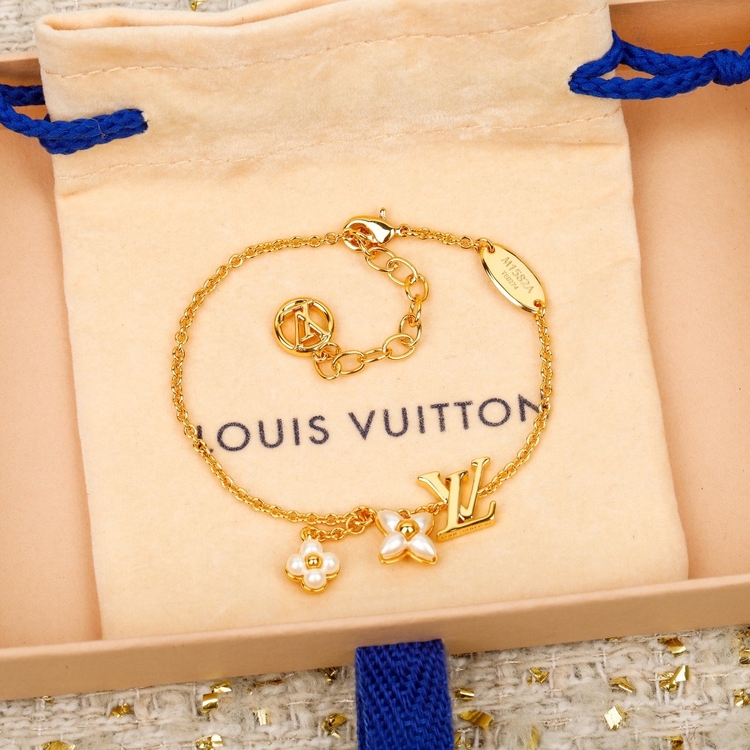 ✨ Louis Vuitton Işıltılı Altın Bileklik ✨