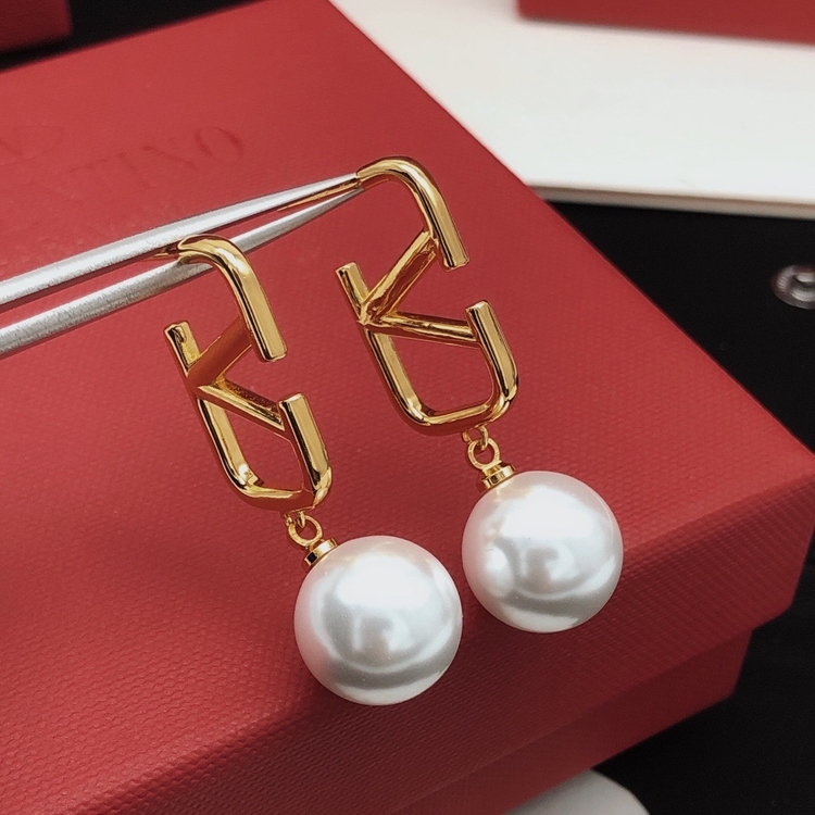 Ürün ismi: Valentino VLogo Signature İnci Küpeler