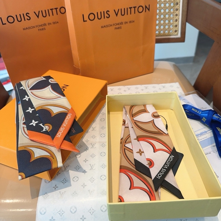 Louis Vuitton  İpek Fular
