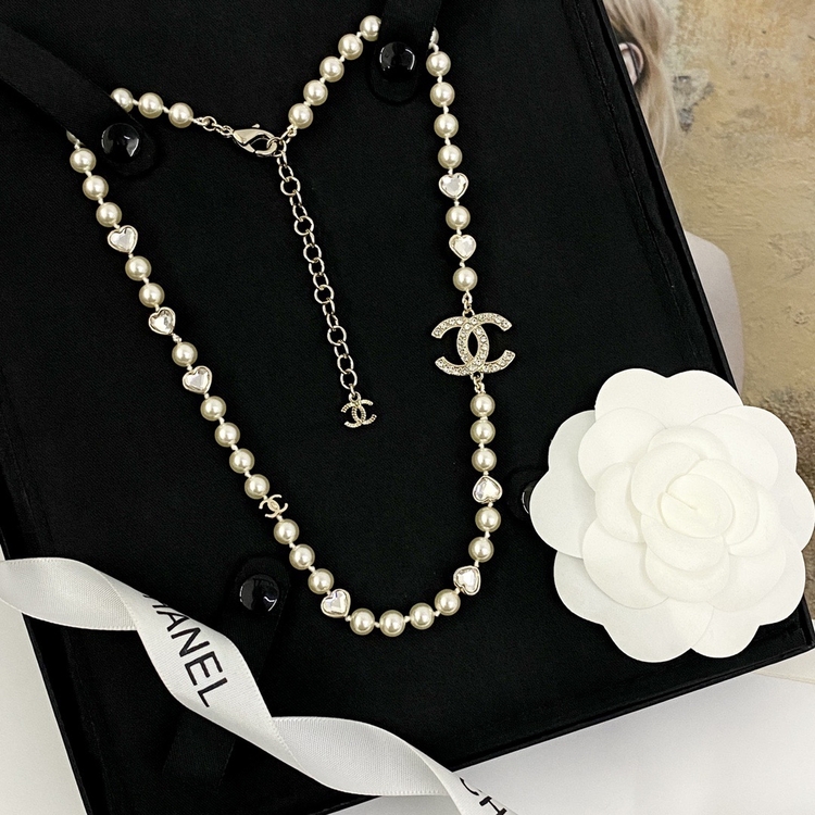 Chanel Kalp ve İnci Kolye