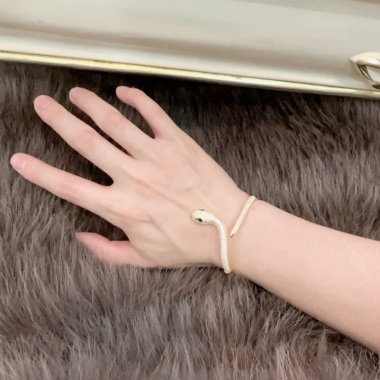 Ürün İsmi: Bulgari Serpenti Bileklik 