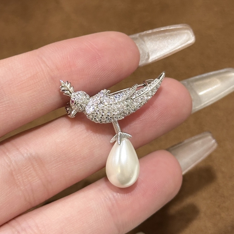 Ürün İsmi: Van Cleef & Arpels Kuş Broş