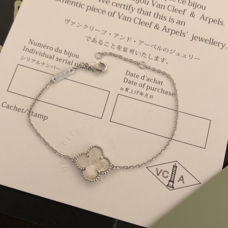  Van Cleef & Arpels Alhambra Şans Bilekliği