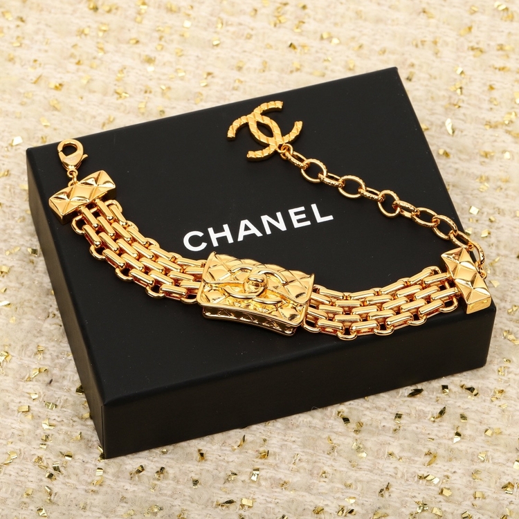 Eşsiz Chanel Bileklik