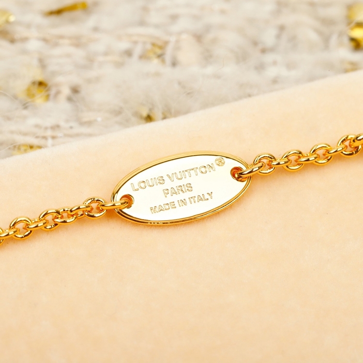 ✨ Louis Vuitton Işıltılı Altın Bileklik ✨
