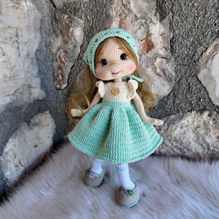 mint yeşil Amigurumi bebek