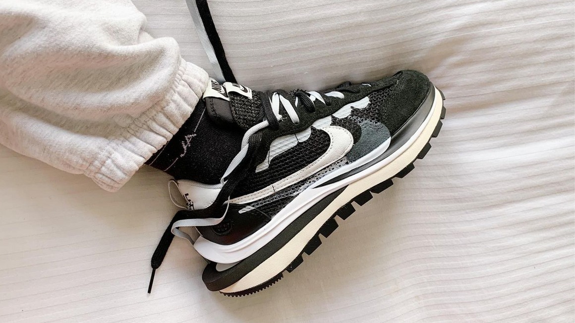 NİKE SACAİ X VAPORWAFFLE BLACK WHİTE