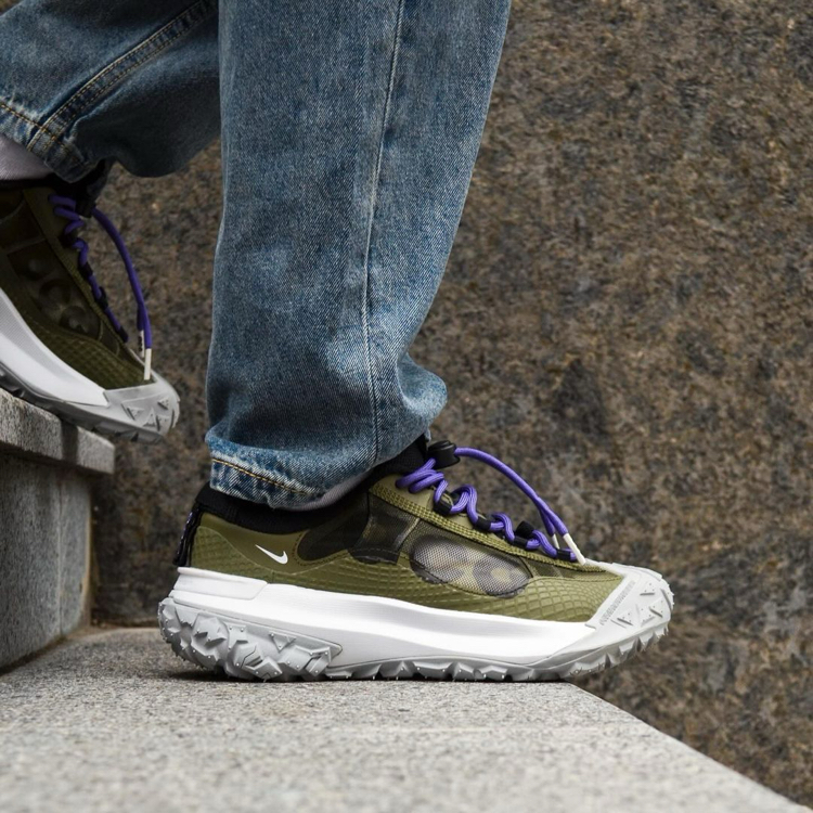NİKE ACG MOUNTAİN FLY 2 LOW VİNTAGE