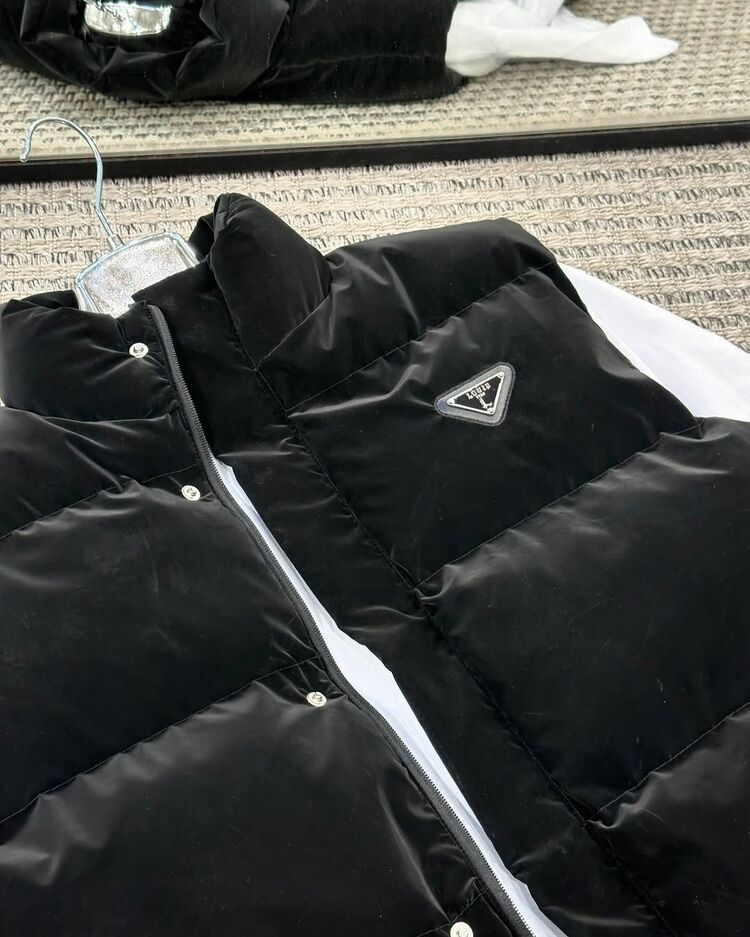 PRADA YELEK. [EN ÇOK SATILAN]