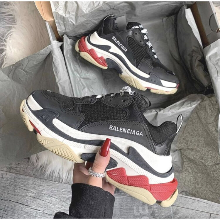 BALENCİAGA TRİPLE S BLACK