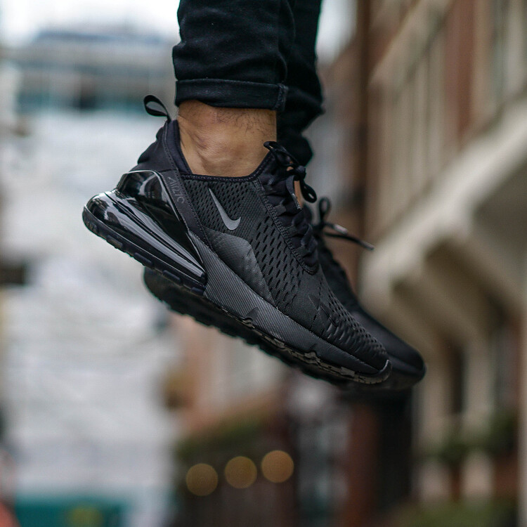 NİKE AİR MAX 270 TRİPLE BLACK