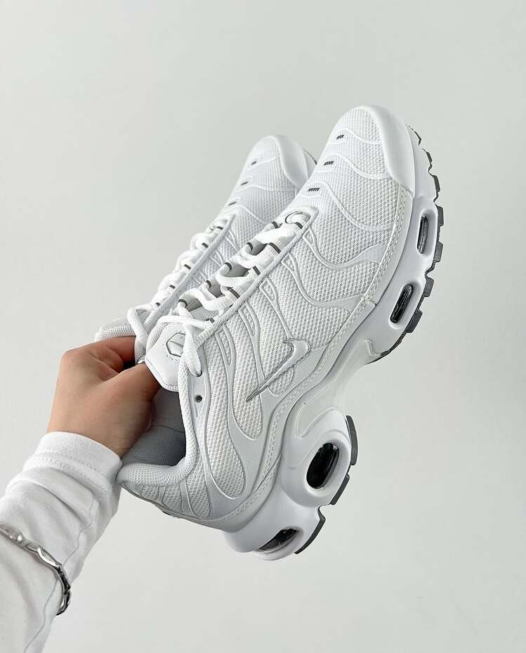 NİKE AİR MAX TN PLUS TRİPLE WHİTE