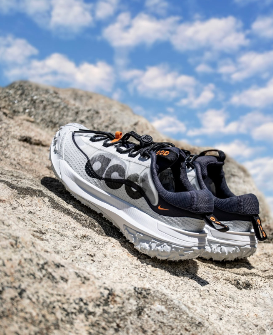 NİKE ACG MOUNTAİN FLY LOW 2 WHİTE (SU GEÇİRMEZ)