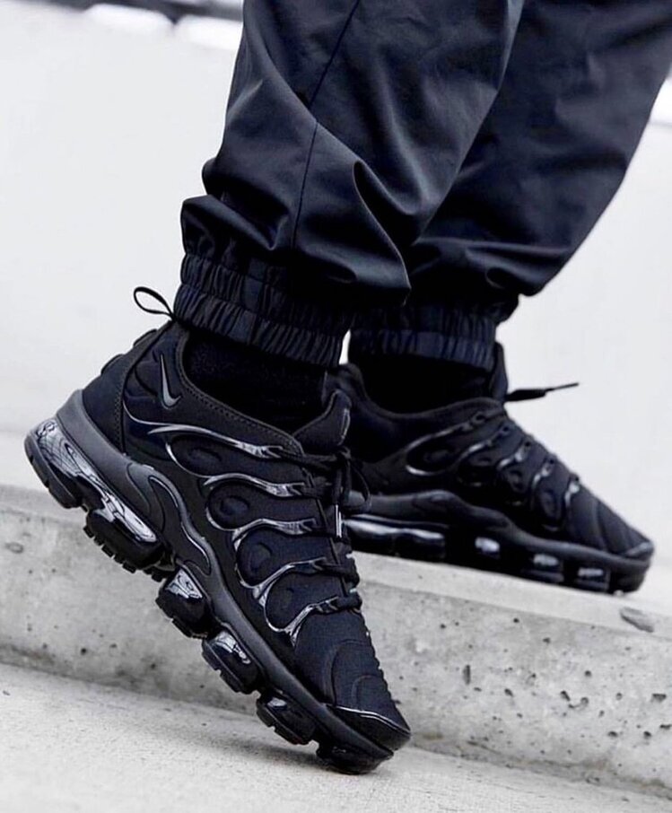NİKE VAPORMAX TRİPLE BLACK
