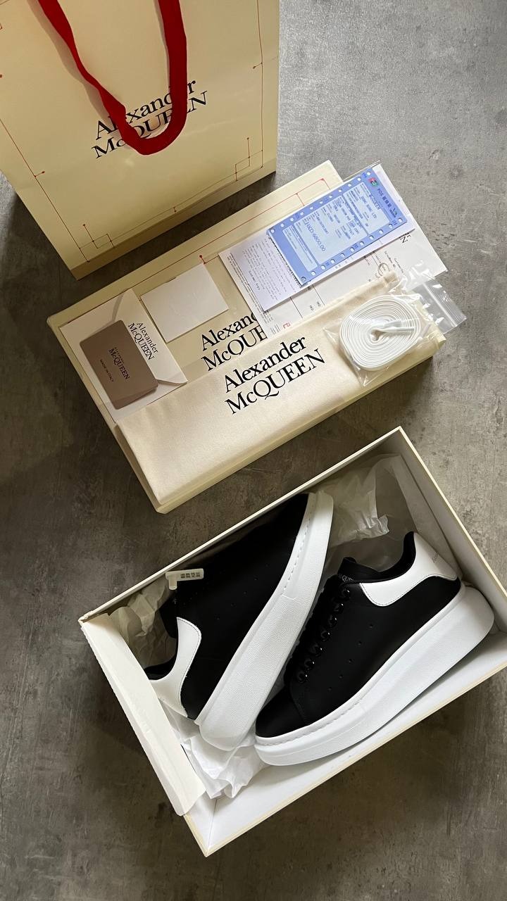 ALEXANDER MCQUEEN BLACK WHİTE