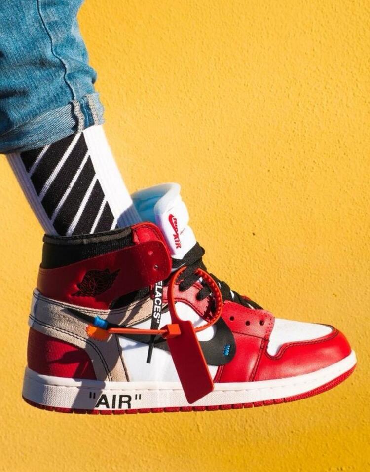 NİKE AİR JORDAN 1 MİD OFF WHİTE RED