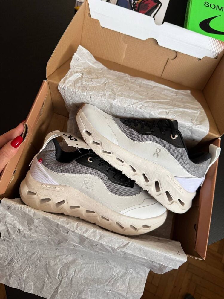 ON RUNNİNG LOEWE WHİTE GREY BLACK