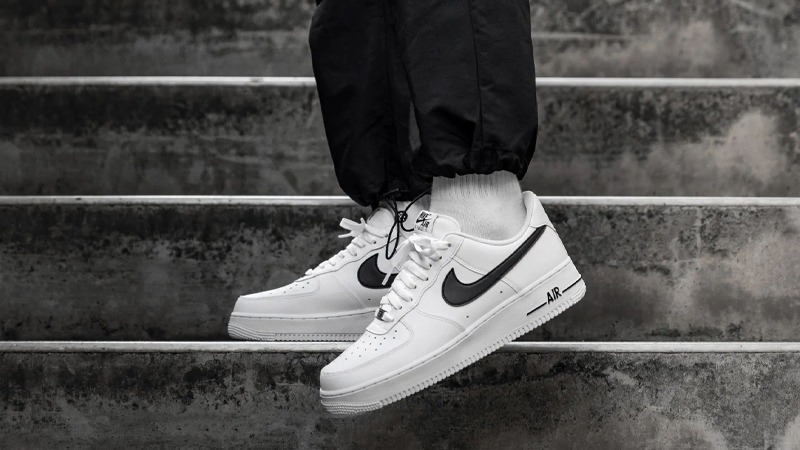 NİKE AİR FORCE 1'07 WHİTE BLACK