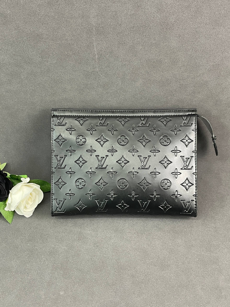 Louis Vuitton Paris Clutch