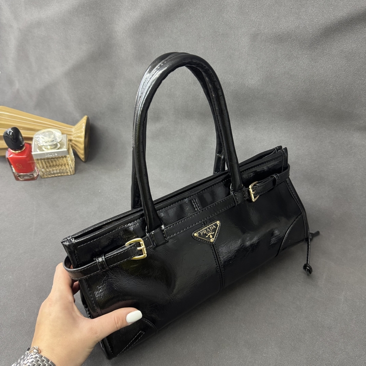  Prada Medium Handbag Deri
