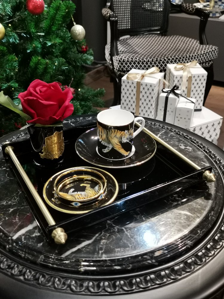 Siyah Gold Kulplu Tepsi