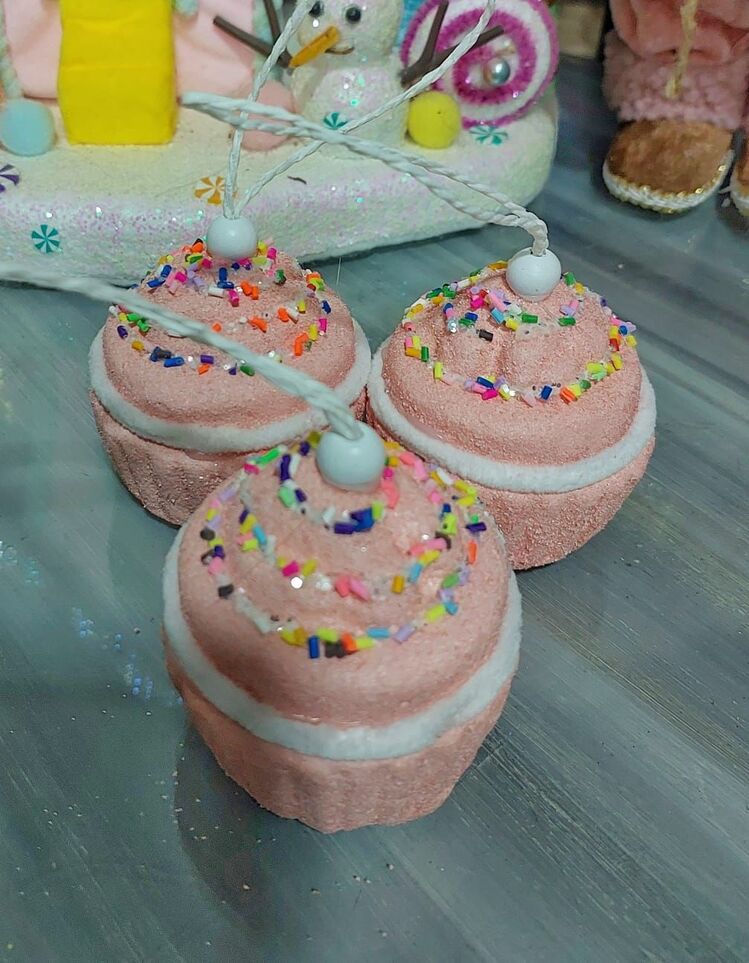 Yılbaşı Ağaç Süsü Pembe Cupcake 1 Adet