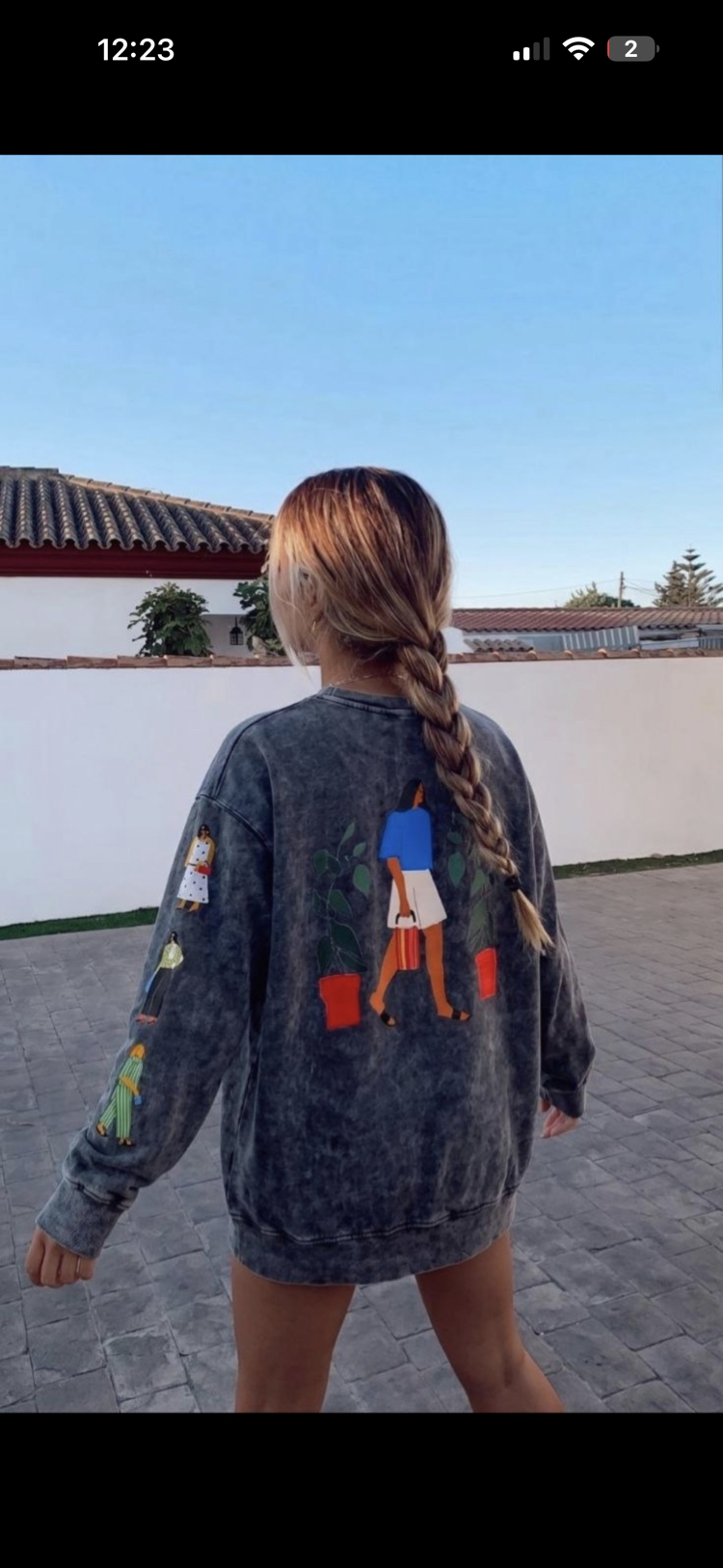 Sweatshirt