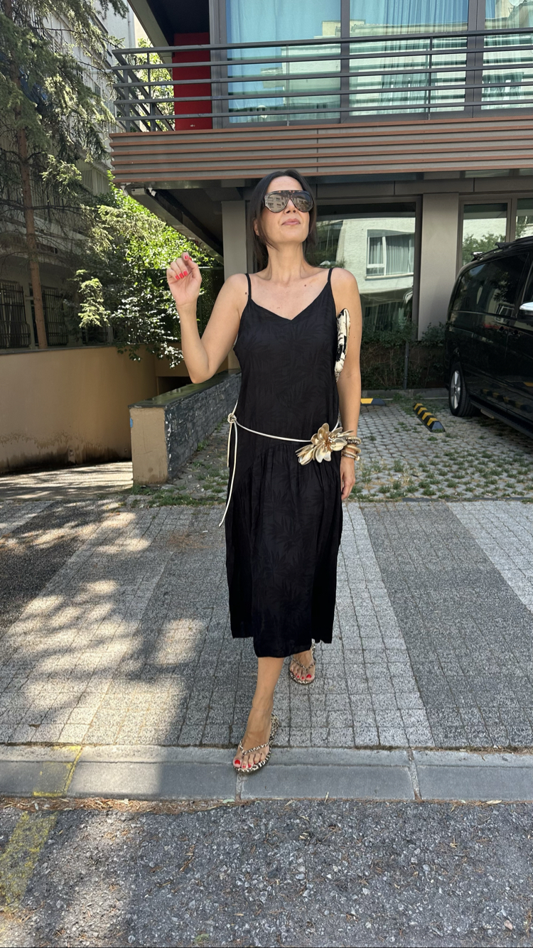 İp Askılı Dokulu Salaş Elbise