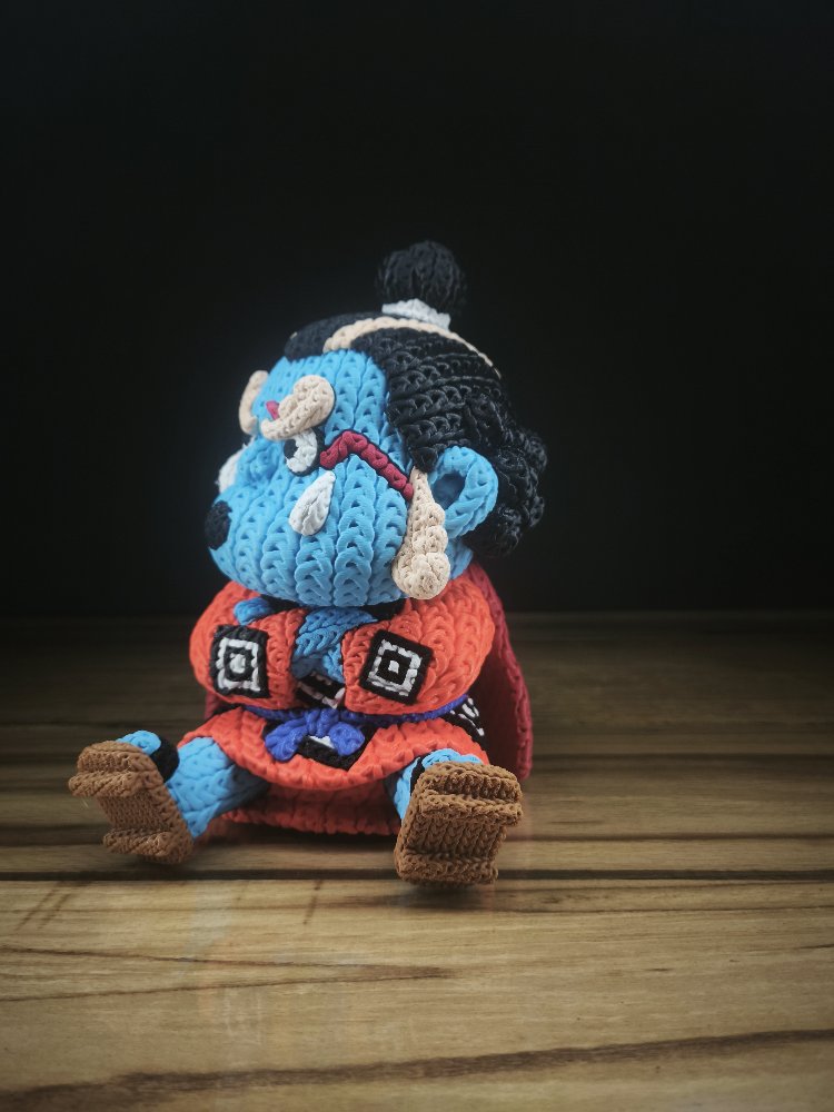 One Piece Örgü Desenli Jinbei Figürü