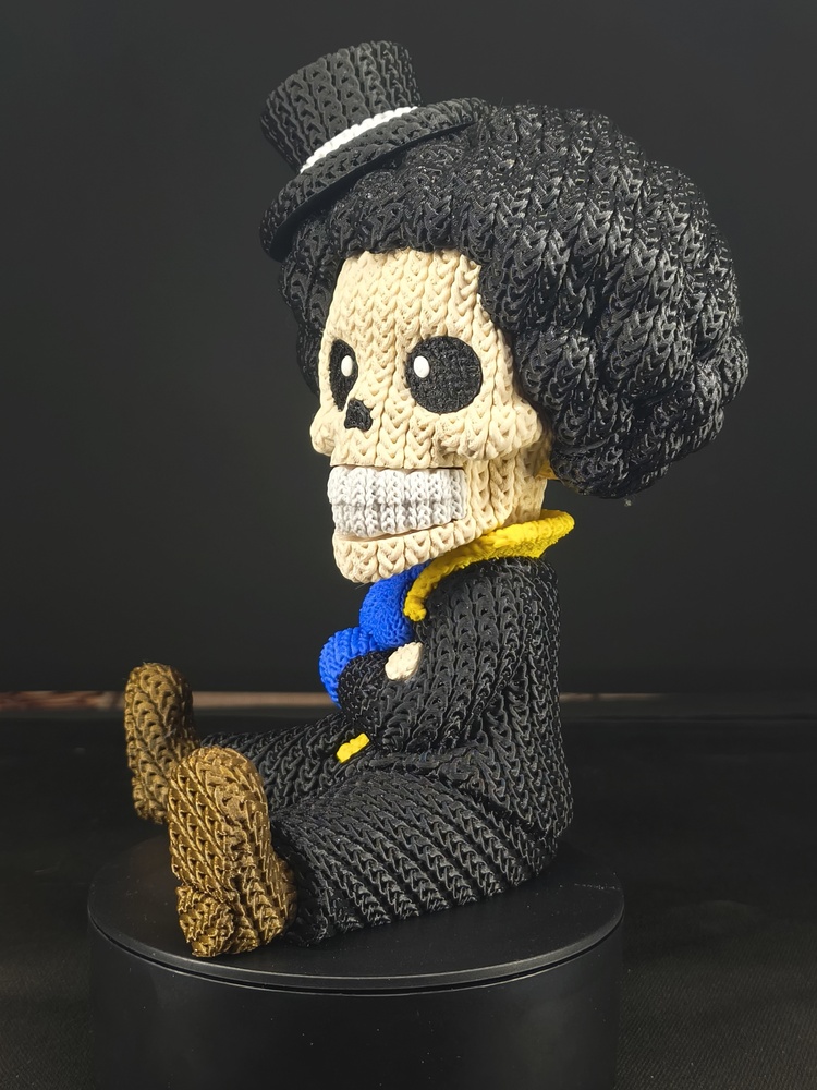 One Piece Örgü Desenli Brook Figürü