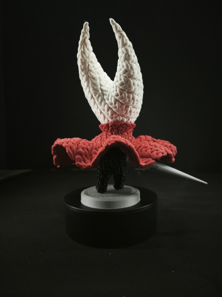 Hollow Knight Hornet Örgü Desenli Figür