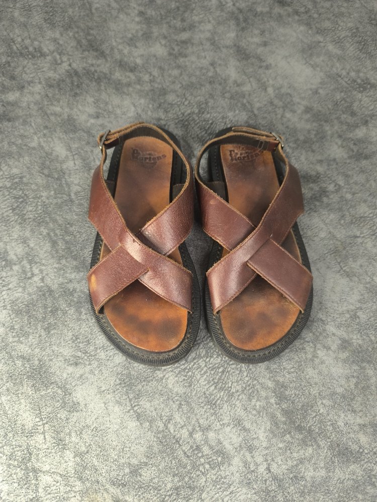 DR MARTENS