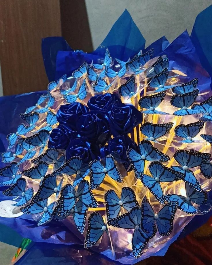 ledli gül ve kelebek buketi