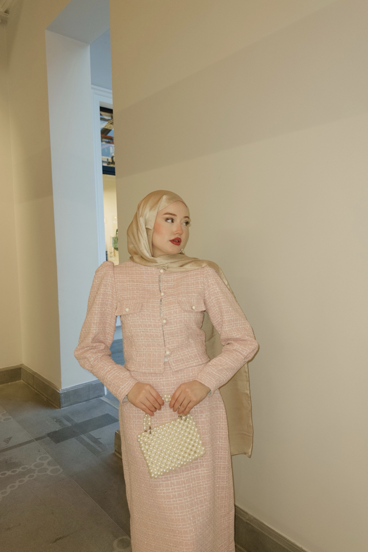 Pembe Chanel Takım