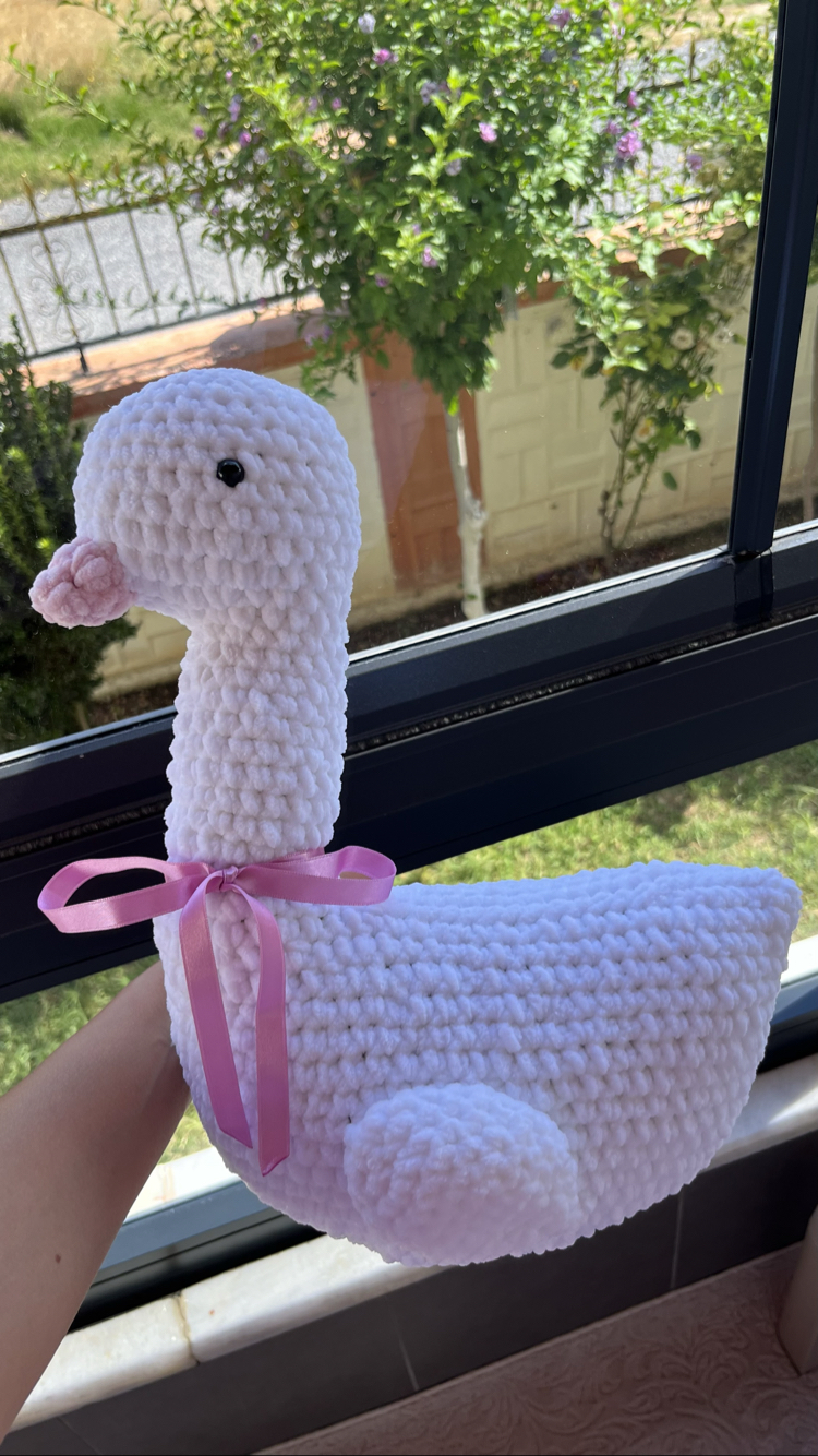 Amigurumi beyaz kuğu