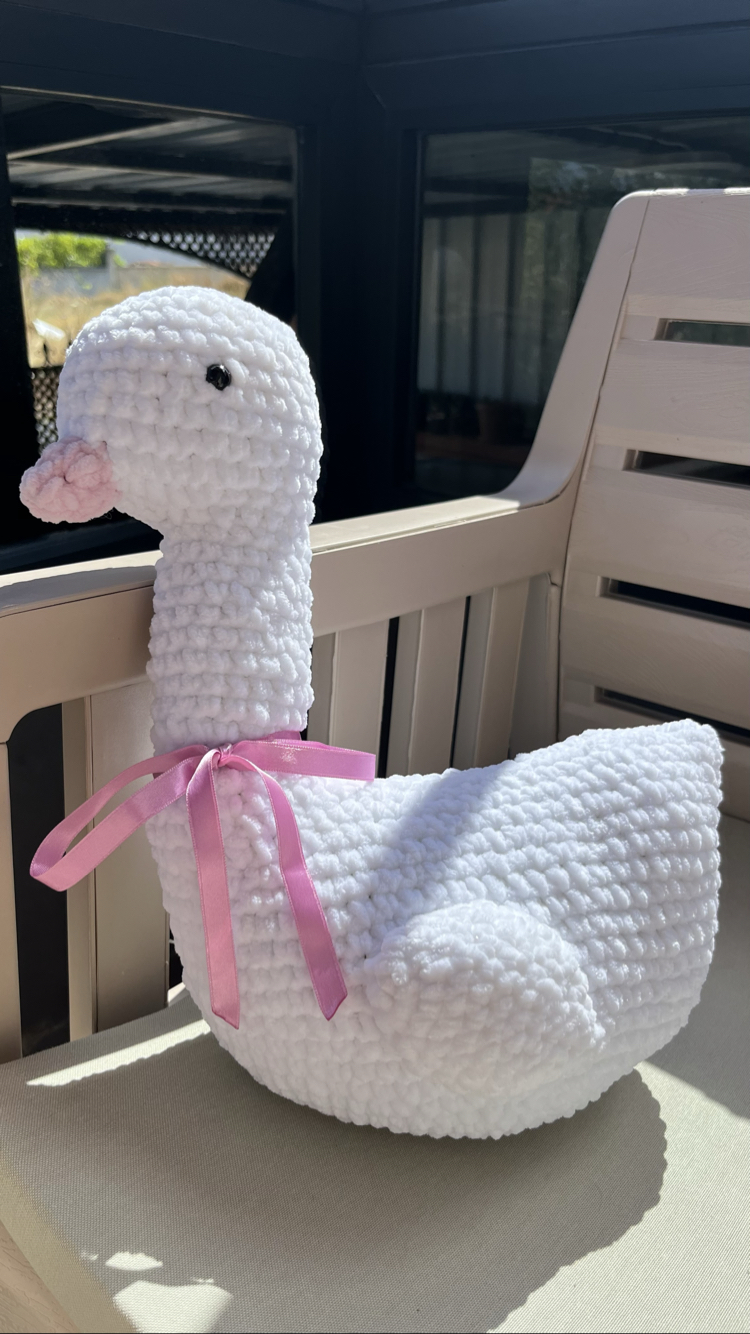 Amigurumi beyaz kuğu