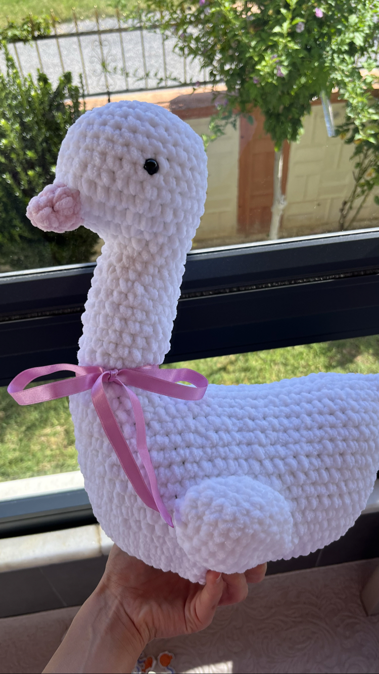 Amigurumi beyaz kuğu