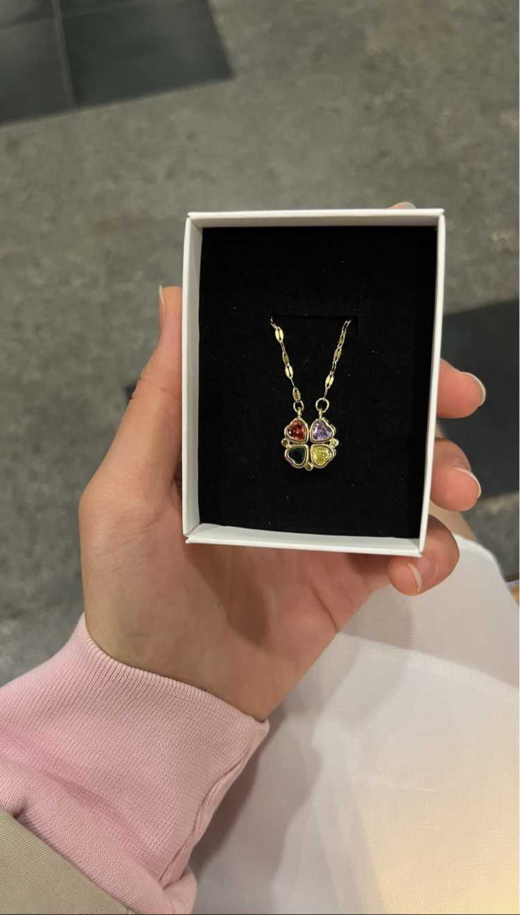 Renkli açılabilir kalpli yonca