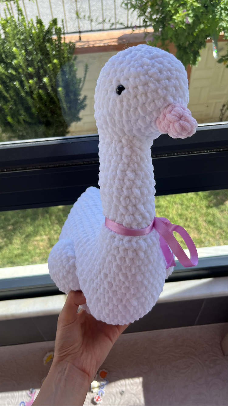 Amigurumi beyaz kuğu