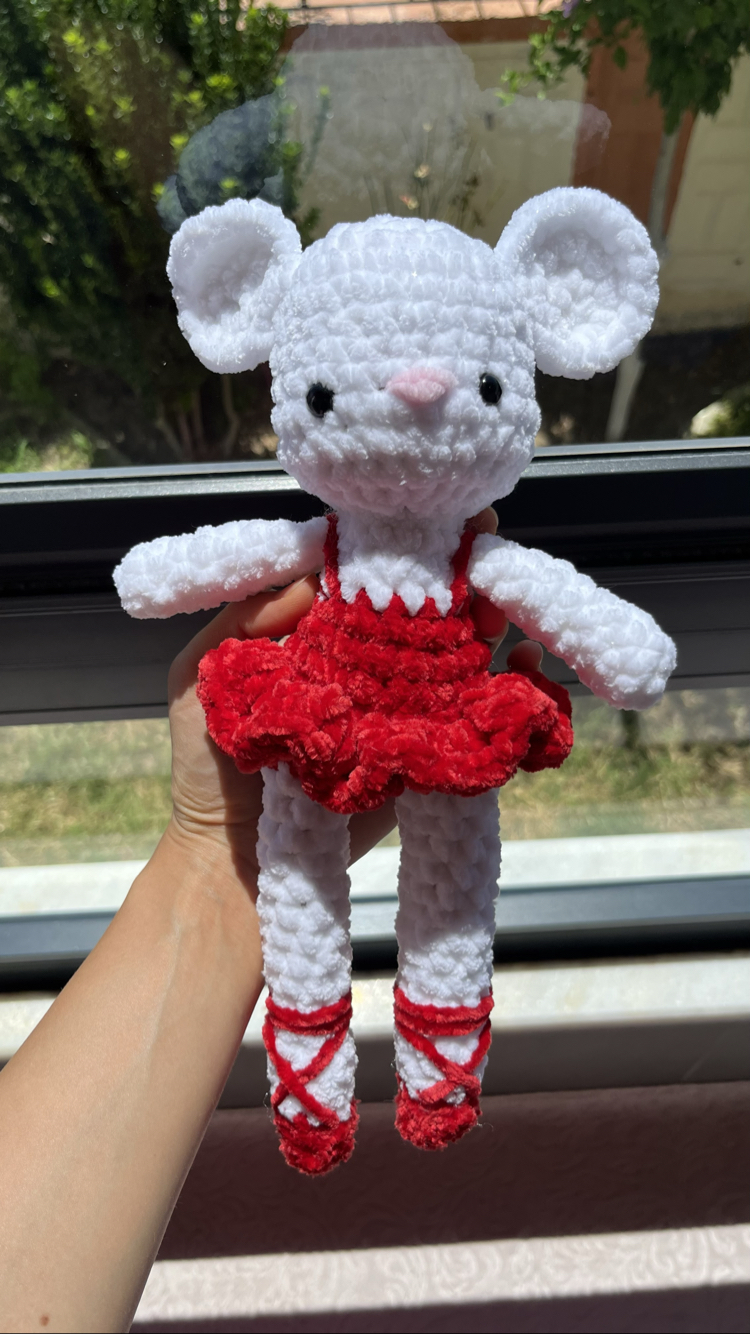 Amigurumi örgü balerin