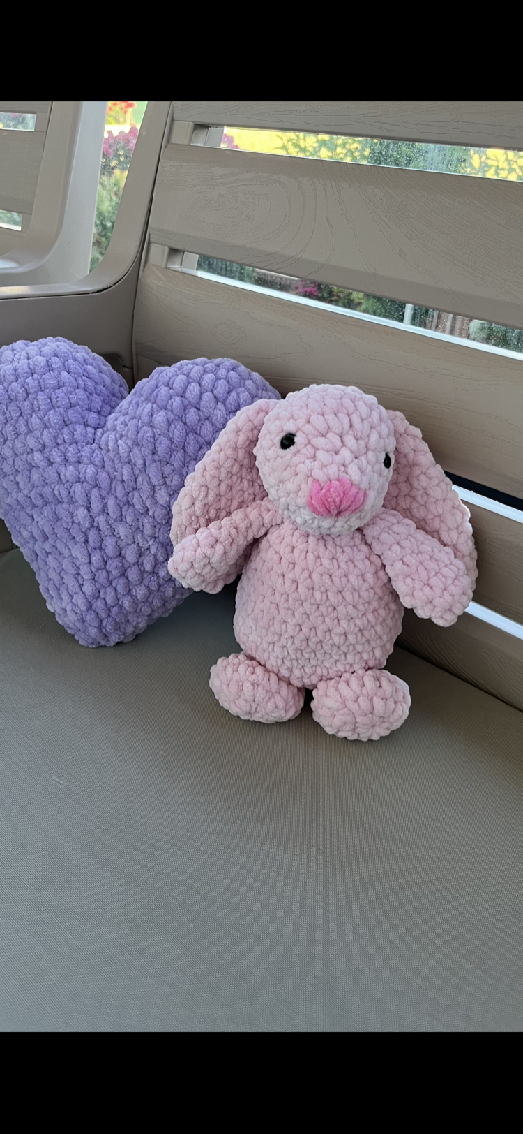 Amigurumi pembe peluş tavşan