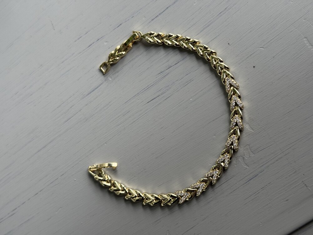 Xuping 14k V Model Bileklik