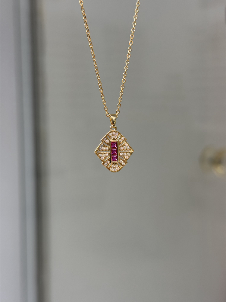 Çelik Vintage Kırmızı Taşlı Kolye | Gold