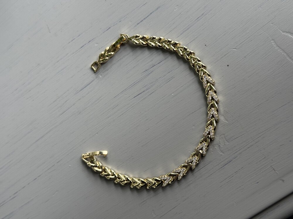 Xuping 14k V Model Bileklik