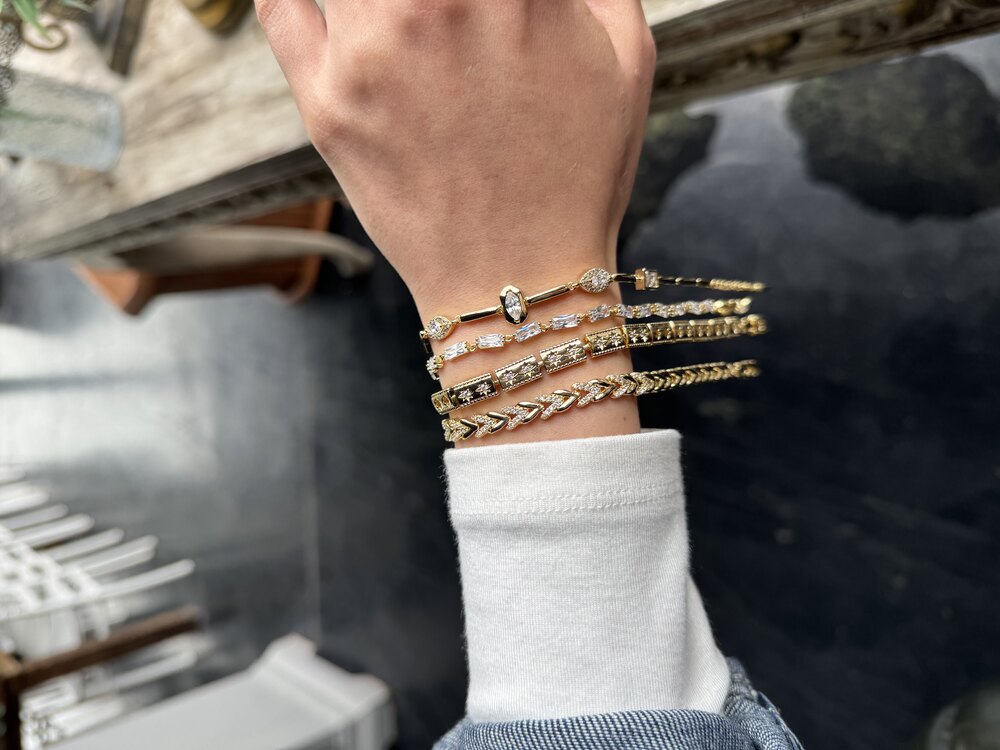 Xuping 14k V Model Bileklik