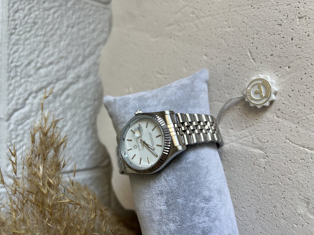 Marka Model Beyaz Kadranlı Silver Çelik Erkek Saat