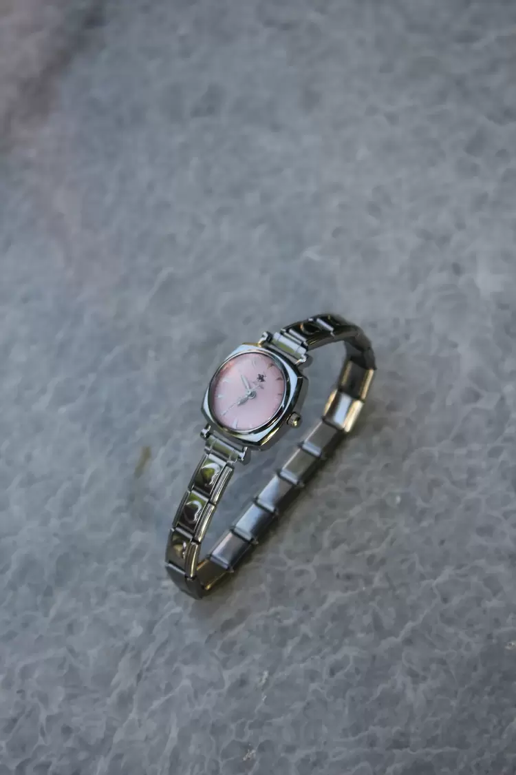 Çelik Silver Kalpli Nomi Charm Pembe Kadın Saat